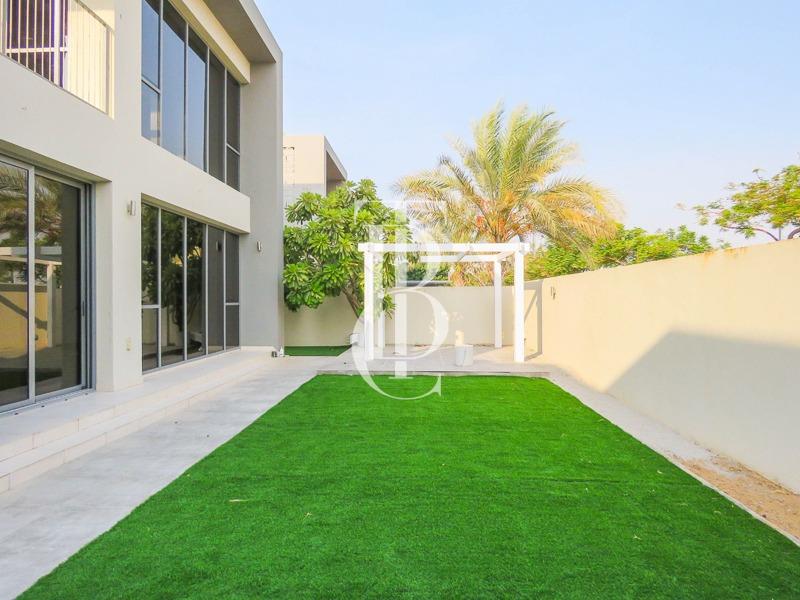 Unfurnished Single Row Villa | Landscaped Garden