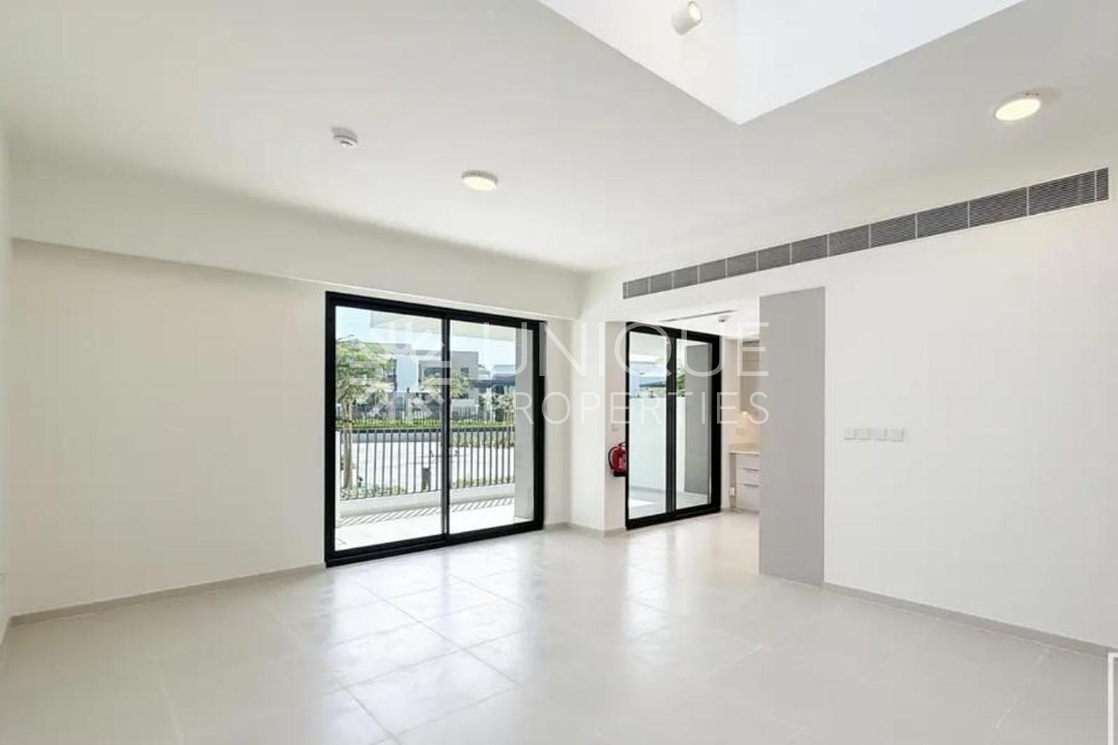 Modern 3BR Townhouse | Wadi View | Vacant