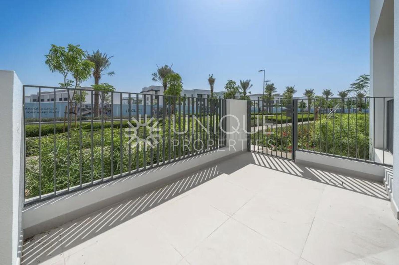 Modern 3BR Townhouse | Wadi View | Vacant