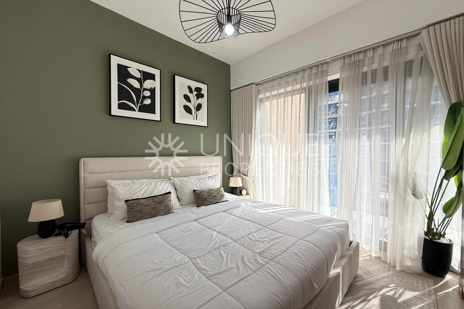 Fully Furnished | Upgraded | Pool View