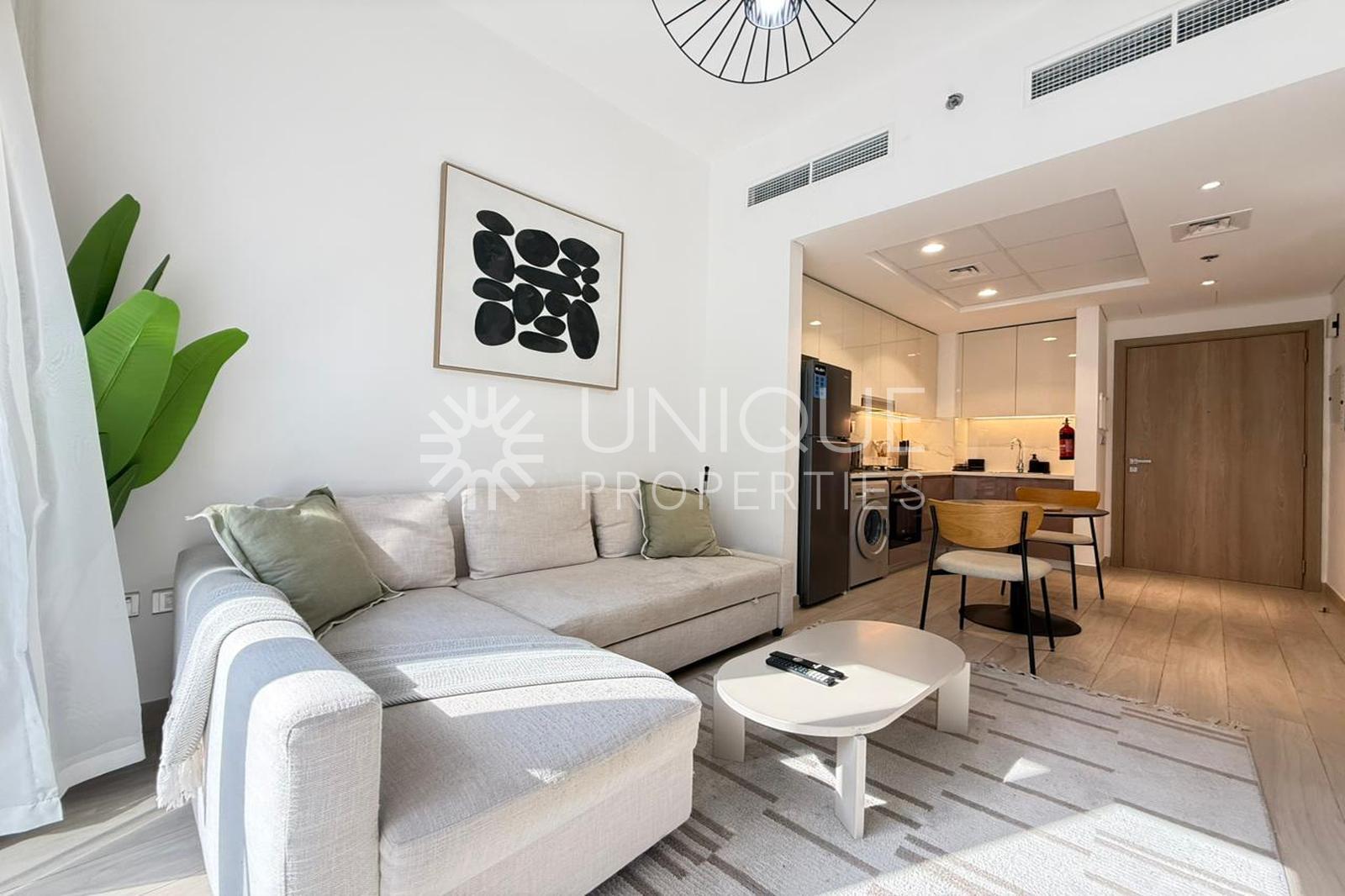 Fully Furnished | Upgraded | Pool View