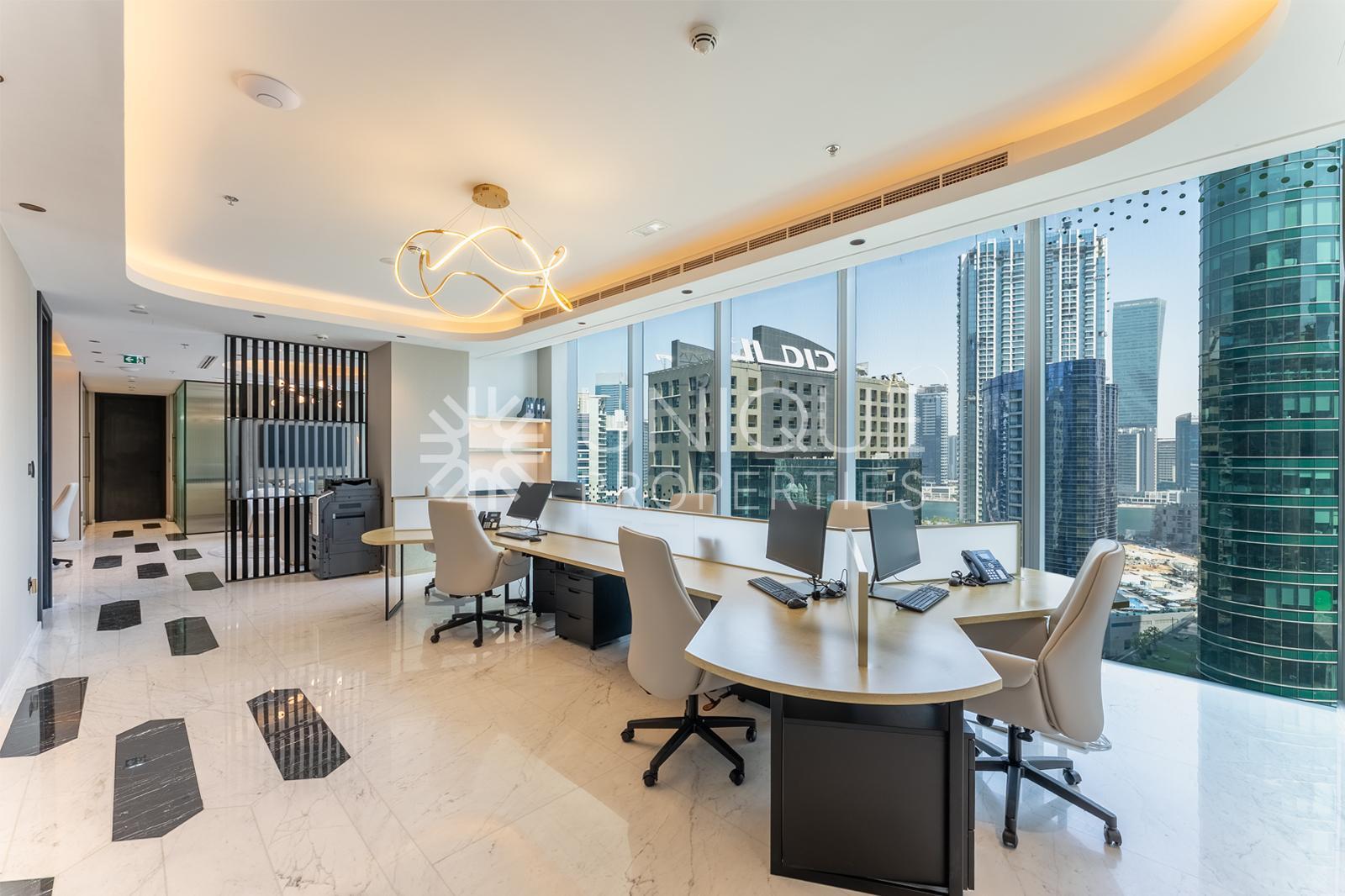 High-End furnished | Triple views | Designed unit