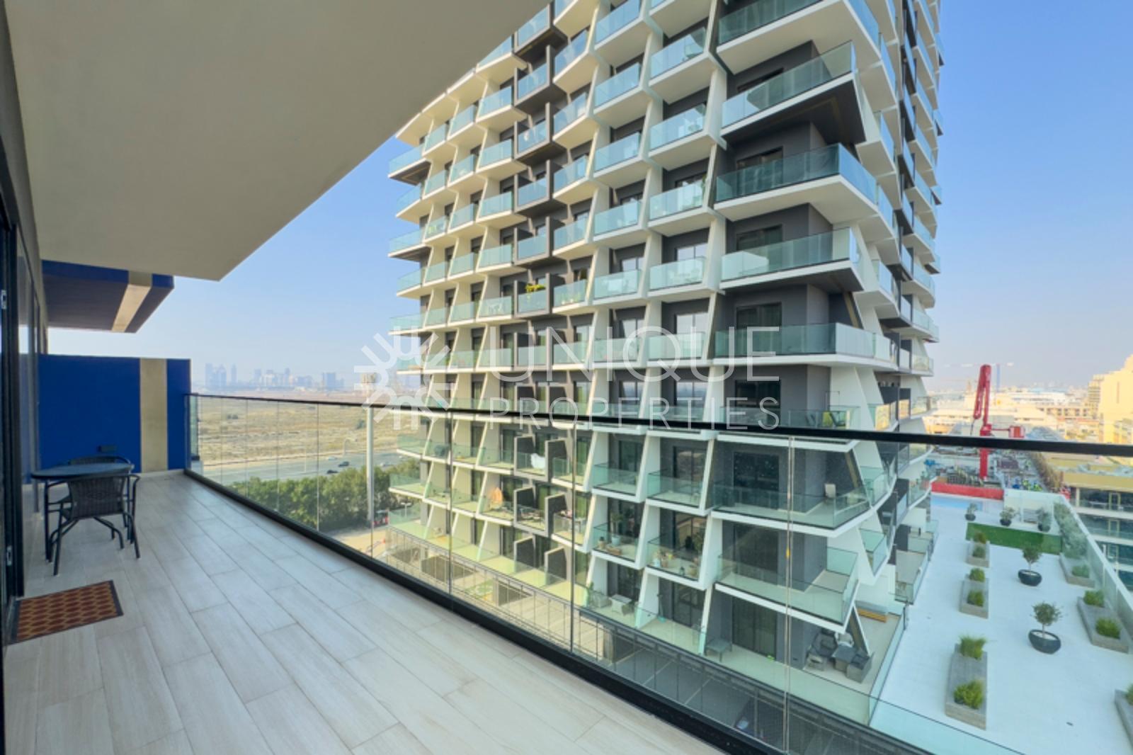 Corner Unit | Pool View | Spacious | Furnished