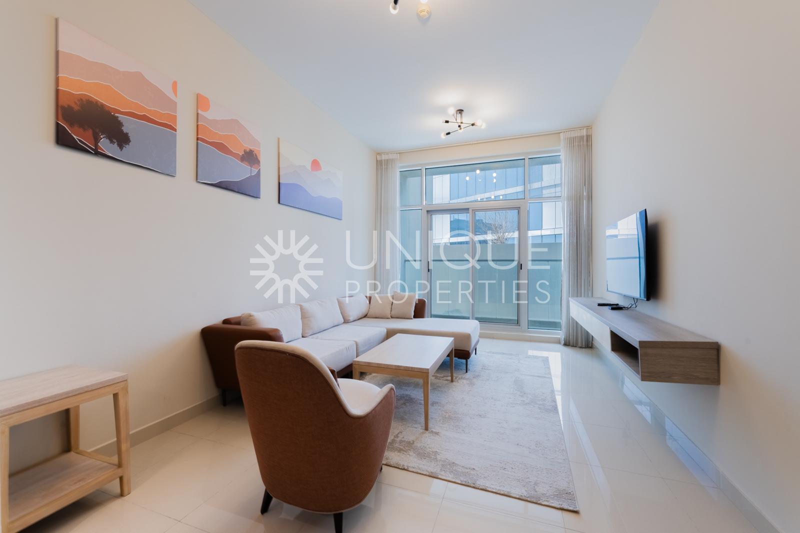 VacanT | Fully Furnished | Pool View