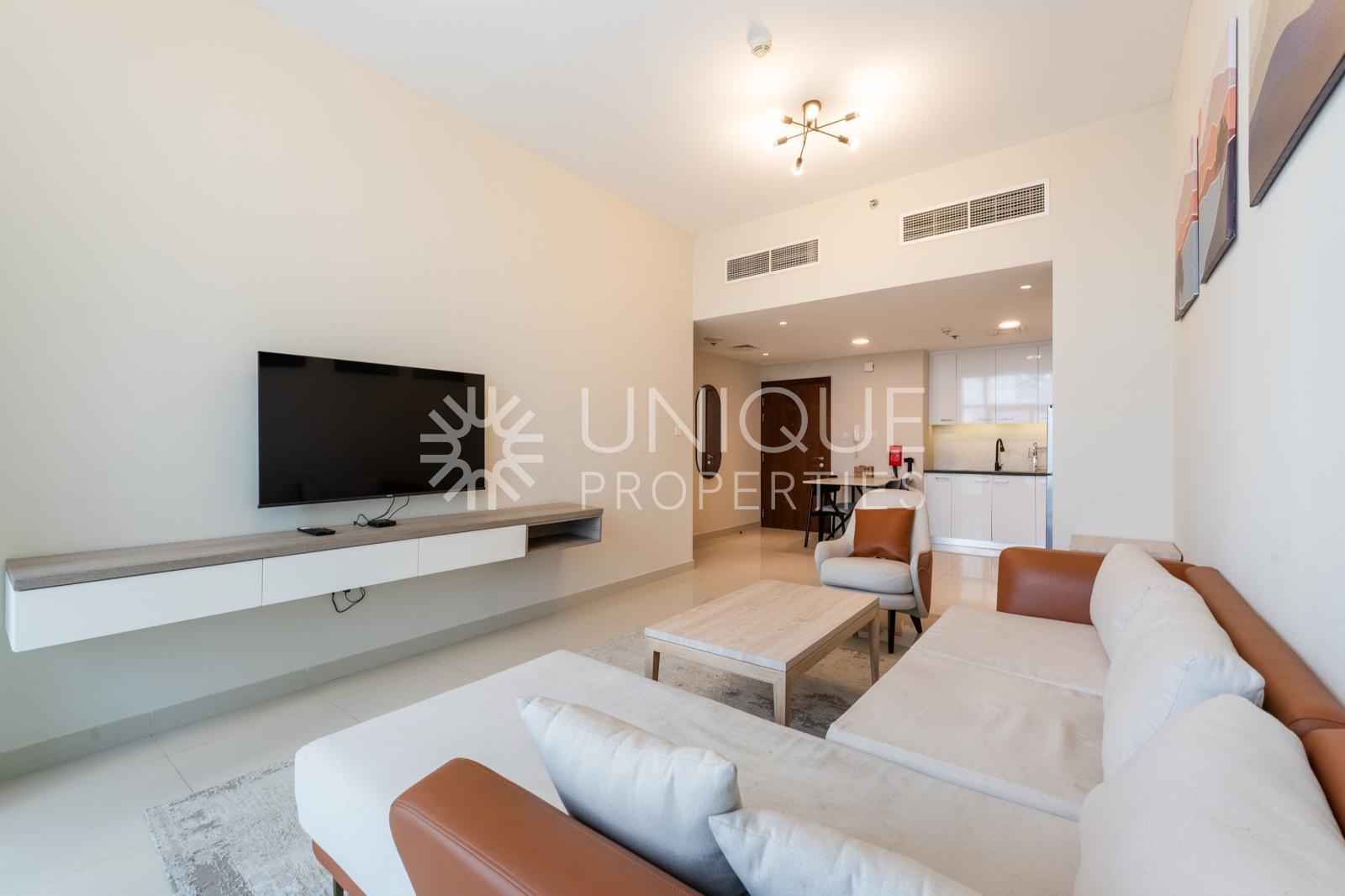 VacanT | Fully Furnished | Pool View
